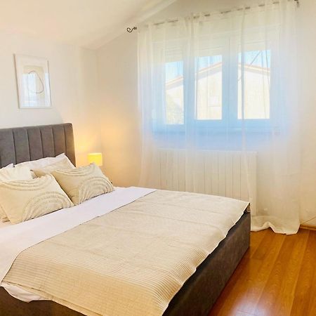 Luxury Apartments Vanessa, Njivice Dış mekan fotoğraf